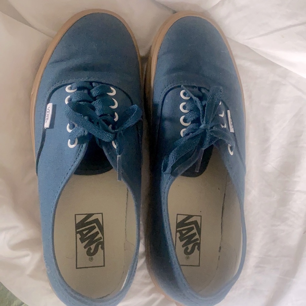 Like new vans size 9 in Men and 10.5 in women’s Reflecting Pond Gum.